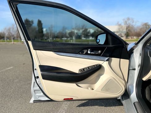 Used 2016 Nissan Maxima 3.5 SV image 9