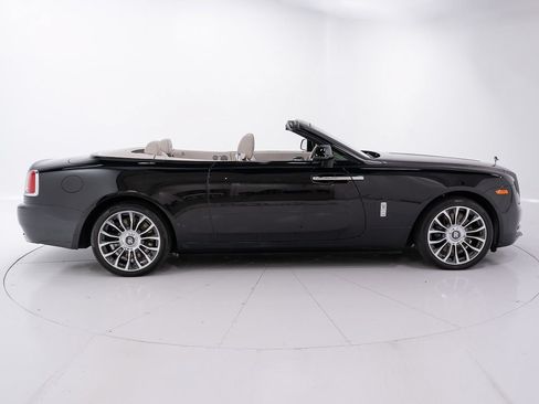Certified 2018 Rolls-Royce Dawn RWD image 6