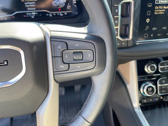 Used 2023 GMC Yukon XL Denali AWD/4WD image 16
