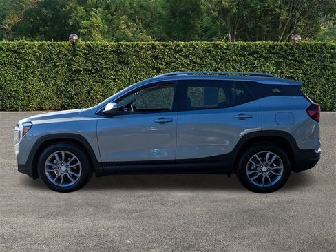 Used 2024 GMC Terrain SLT image 7