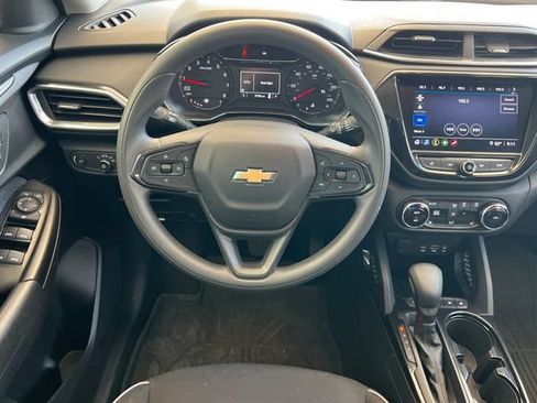 Used 2023 Chevrolet TrailBlazer LT w/ Convenience Package FWD image 16