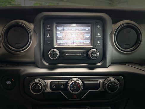 Used 2019 Jeep Wrangler Sport AWD/4WD image 19