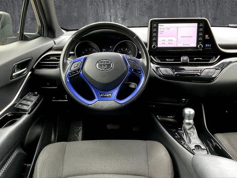 Used 2019 Toyota C-HR XLE image 8
