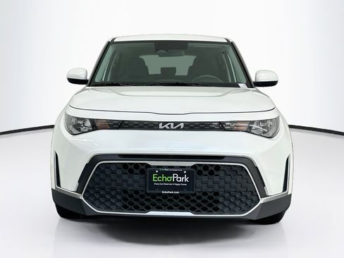 Used 2025 Kia Soul LX w/ LX Technology Package FWD image 2