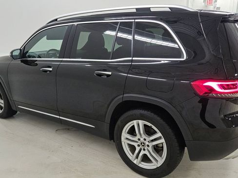 Used 2023 Mercedes-Benz GLB 250 4MATIC w/ Premium Package image 7