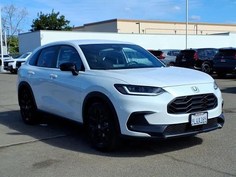 Certified 2023 Honda HR-V Sport image 3