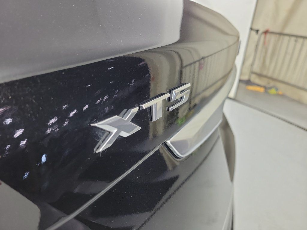 Used 2023 Cadillac XT5 Premium Luxury w/ Technology Package FWD image 7