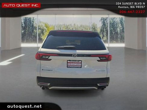 Used 2024 Toyota Grand Highlander AWD Hybrid image 6