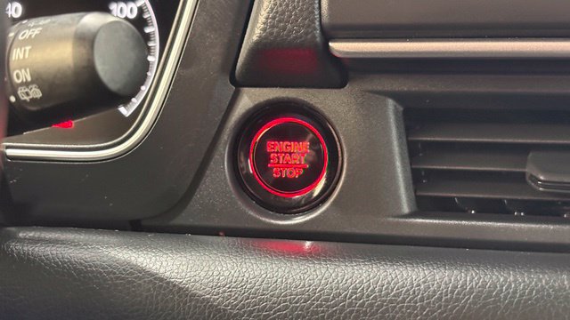 Used 2025 Honda Pilot EX-L image 42