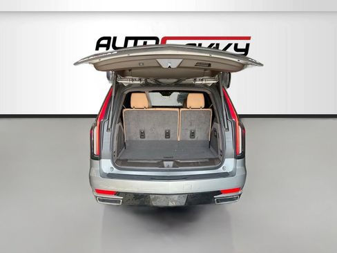 Used 2023 Cadillac Escalade Premium Luxury AWD/4WD image 26