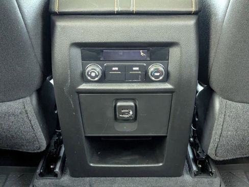 Used 2020 Chevrolet Traverse LT FWD image 20