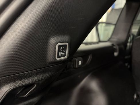 Used 2024 Jeep Grand Cherokee Limited w/ Black Appearance Package image 21