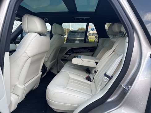 Used 2023 Land Rover Range Rover SE image 5