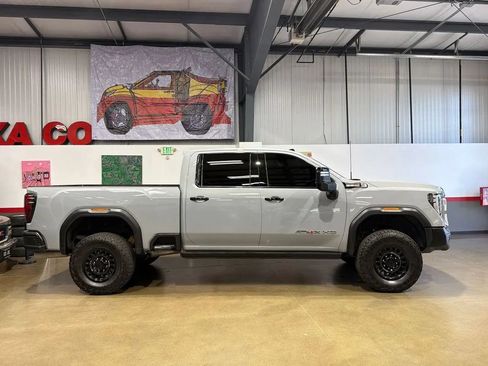 Used 2025 GMC Sierra 2500 AT4X w/ AT4X AEV Edition AWD/4WD image 4