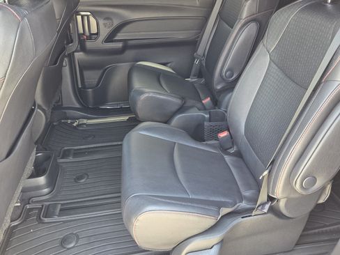 Certified 2025 Toyota Sienna XSE FWD image 3