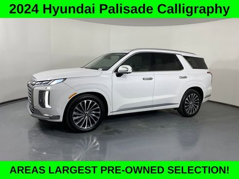 Used 2024 Hyundai Palisade Calligraphy image 3