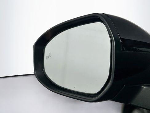 Used 2024 Toyota Prius LE FWD image 16