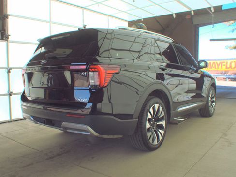 Used 2025 Ford Explorer Platinum w/ LUX Leather Package image 4