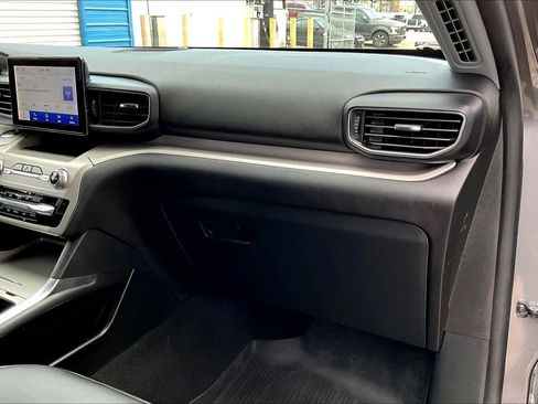 Used 2023 Ford Explorer XLT w/ Equipment Group 202A image 21
