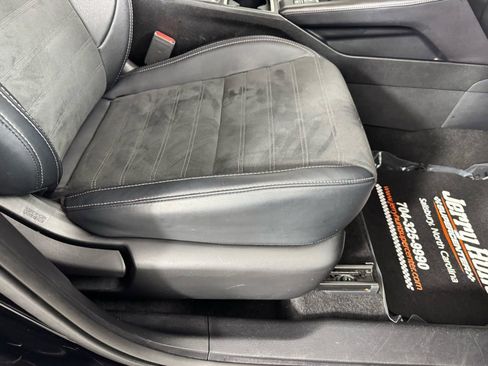 Used 2024 Mitsubishi Outlander SE image 32