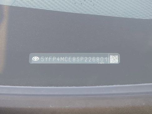 Certified 2025 Toyota Corolla SE w/ SE Premium Package image 17