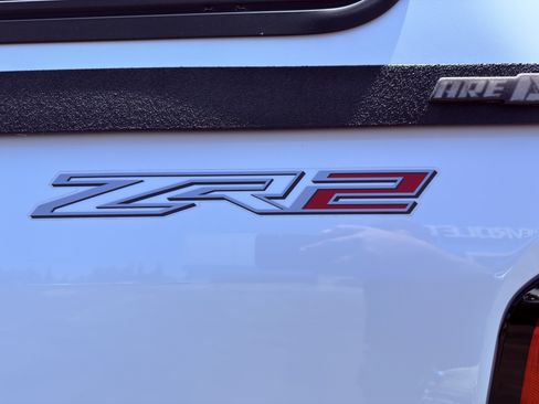 Used 2018 Chevrolet Colorado ZR2 AWD/4WD image 44