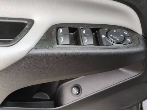 Used 2021 Chevrolet Equinox LT w/ Driver Convenience Package FWD image 15