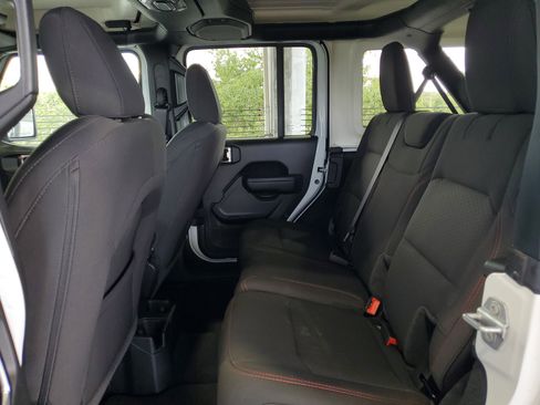 Used 2023 Jeep Wrangler Unlimited Rubicon image 9