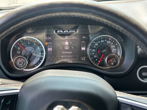 Used 2019 RAM 1500 Laramie AWD/4WD image 13