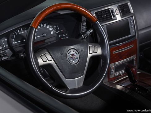 Used 2006 Cadillac XLR image 29