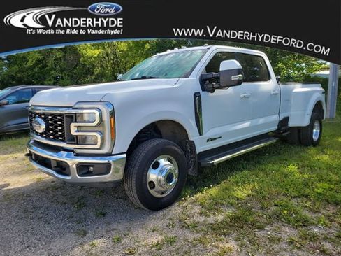Used 2023 Ford F350 Lariat AWD/4WD image 1