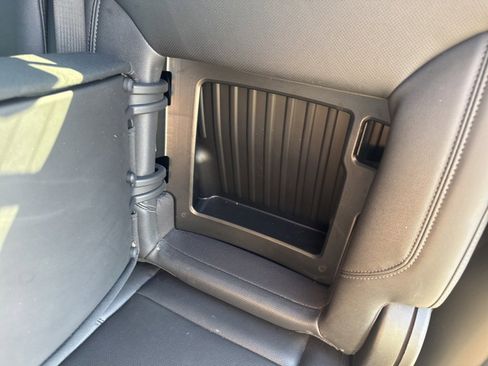 Used 2024 GMC Sierra 1500 SLT image 32