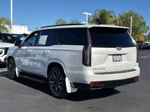 Certified 2022 Cadillac Escalade Sport Platinum w/ Heavy-Duty Trailer Package image 14