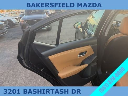 Used 2023 Nissan Sentra SV w/ SV Premium Package image 17