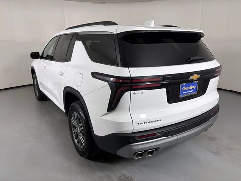 Used 2024 Chevrolet Traverse LT FWD image 6