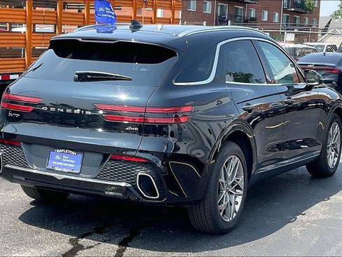 Used 2025 Genesis GV70 2.5T AWD/4WD image 12