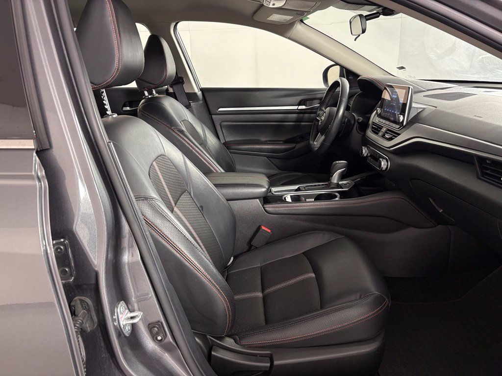 Used 2024 Nissan Altima 2.5 SR FWD image 39