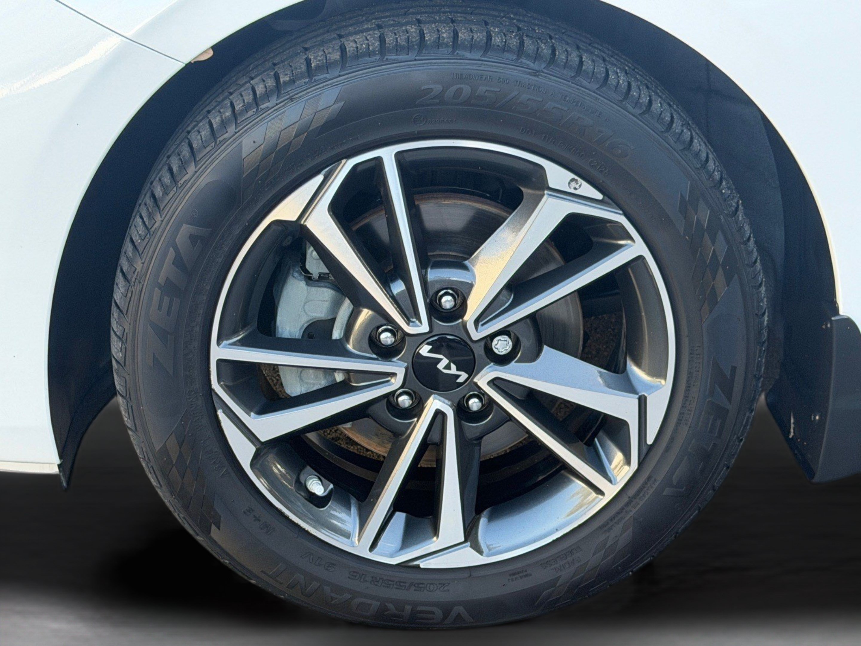 Used 2024 Kia Forte LXS w/ LXS Technology Package FWD image 45