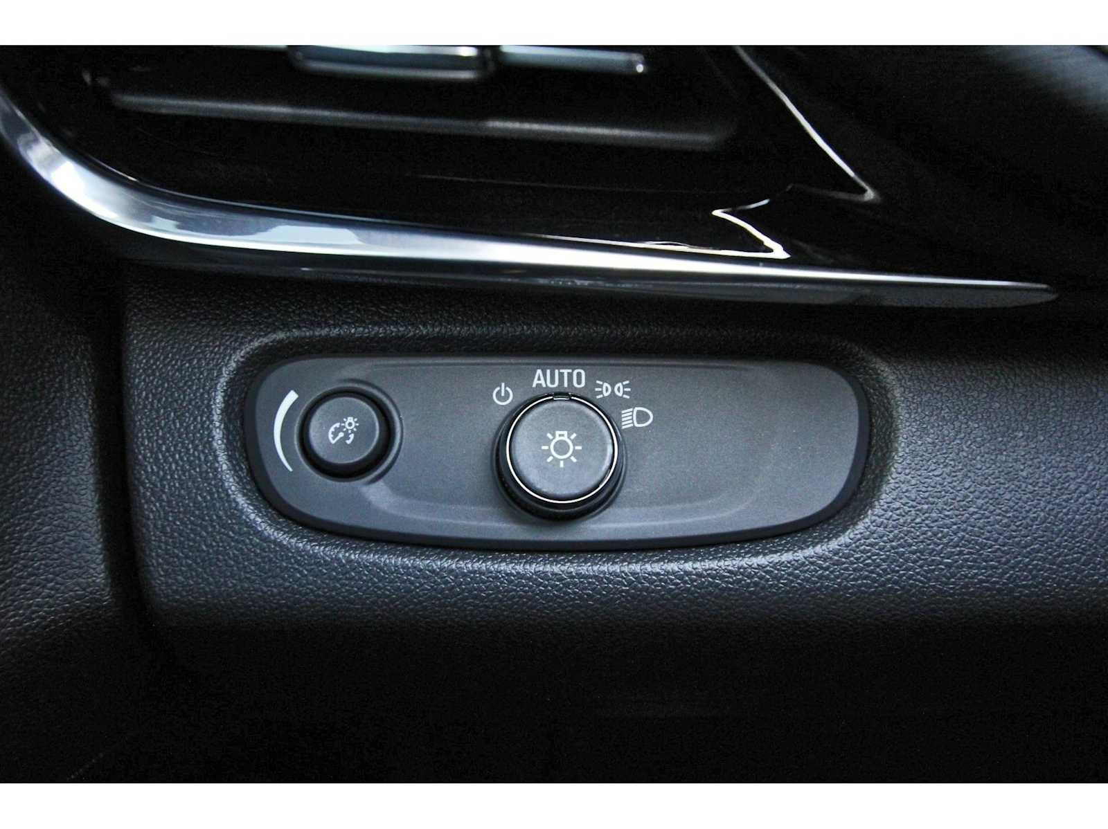 Used 2024 Buick Envista Sport Touring w/ Convenience I Package FWD image 19