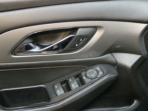 Used 2019 Chevrolet Traverse LT w/ LT Premium Package image 19