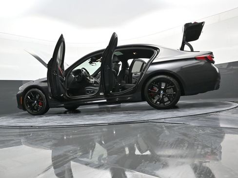 Used 2023 BMW 540i xDrive w/ Executive Package image 44