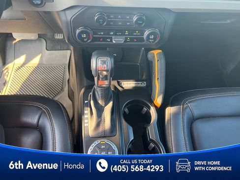 Used 2023 Ford Bronco Badlands w/ Sasquatch Package AWD/4WD image 35