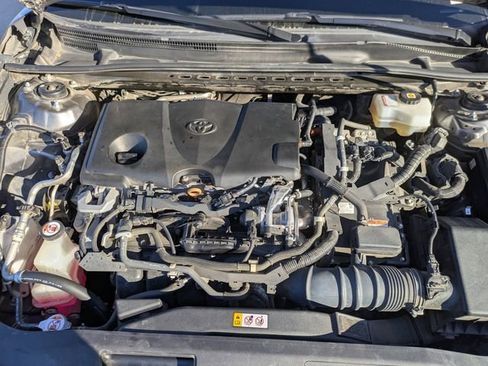 Used 2020 Toyota Camry XLE image 35
