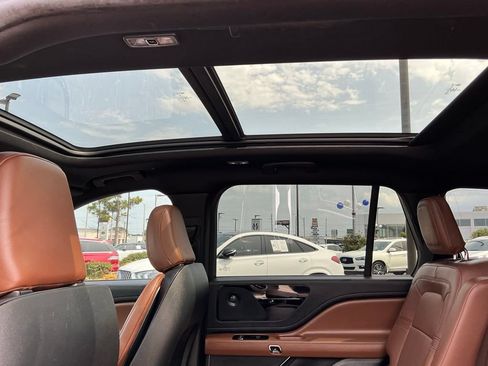 Used 2023 Lincoln Aviator Reserve w/ Equipment Group 201A RWD image 23