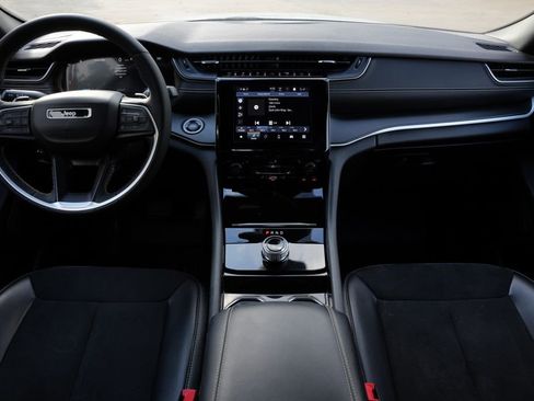 Used 2023 Jeep Grand Cherokee L Altitude image 5