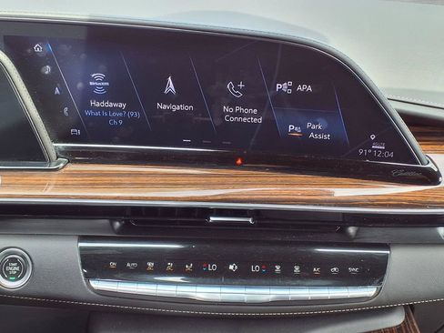 Used 2023 Cadillac Escalade Premium Luxury AWD/4WD image 25
