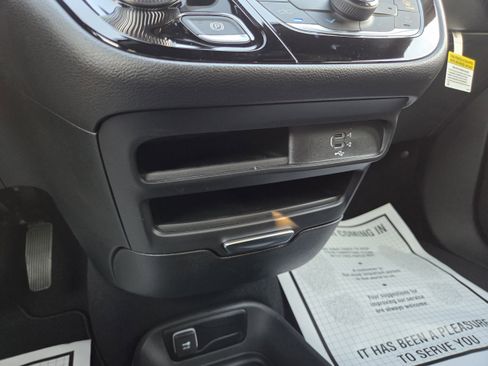 New 2026 Chrysler Voyager LX image 26