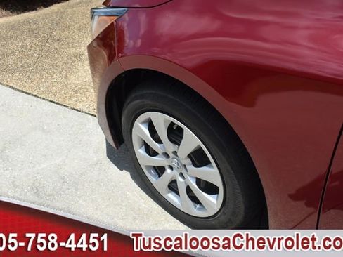 Used 2022 Toyota Corolla LE FWD image 17