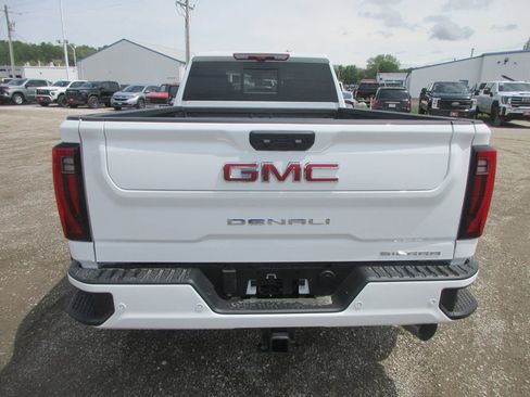 New 2026 GMC Sierra 3500 Denali w/ Denali Reserve Package AWD/4WD image 6