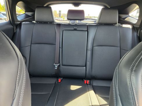 Used 2021 Toyota Venza Limited image 13